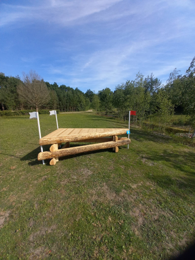 eventingequipment hindernis punt 2 balken