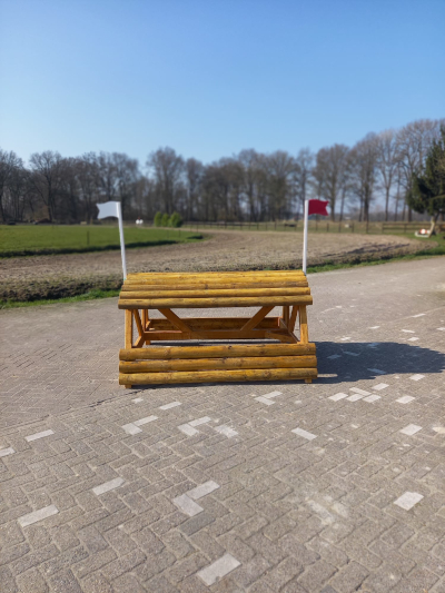 eventingequipment hindernis met stammetjes 2 lagen